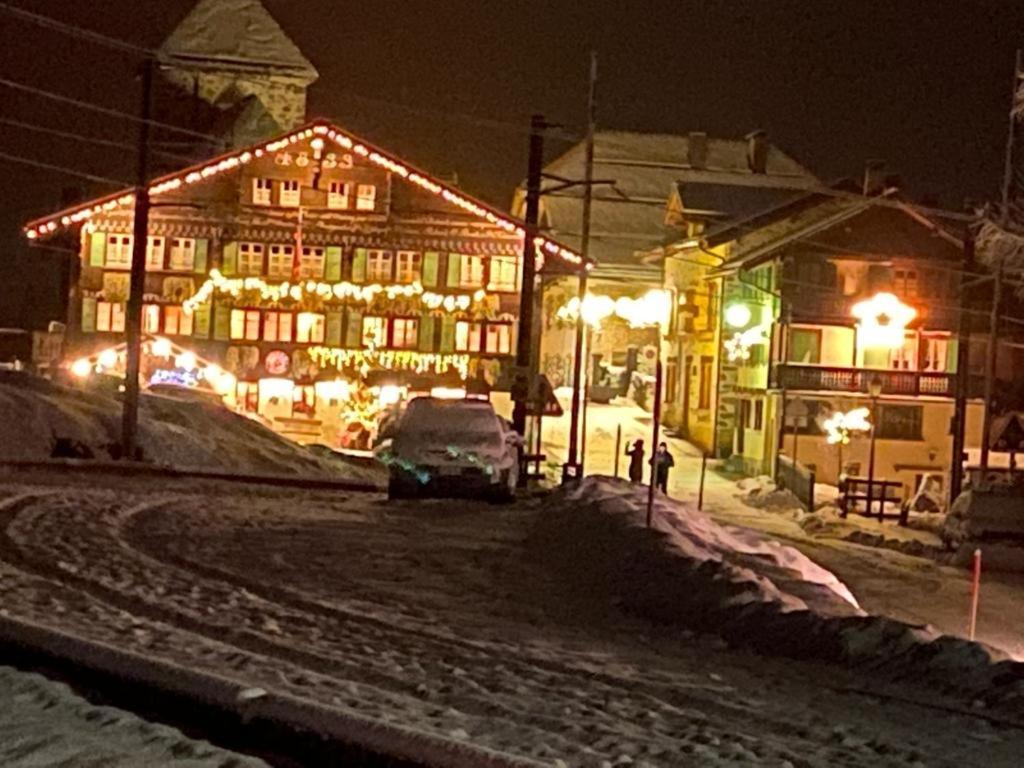 Auberge De L'Ours Vers L'Eglise Buitenkant foto