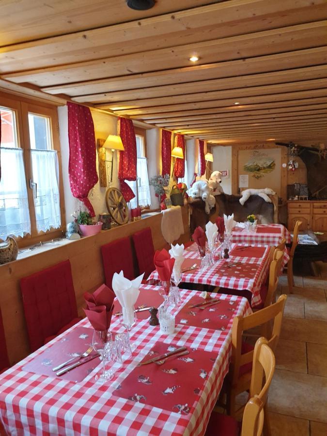Auberge De L'Ours Vers L'Eglise Buitenkant foto