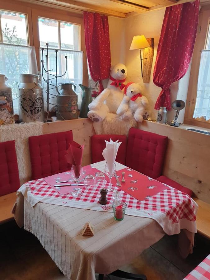 Auberge De L'Ours Vers L'Eglise Buitenkant foto