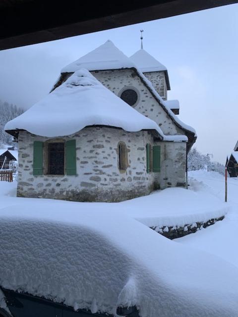 Auberge De L'Ours Vers L'Eglise Buitenkant foto