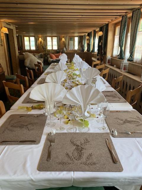 Auberge De L'Ours Vers L'Eglise Buitenkant foto