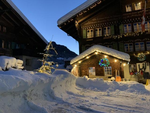 Auberge De L'Ours Vers L'Eglise Buitenkant foto