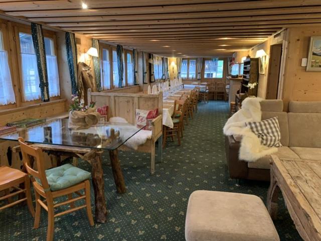Auberge De L'Ours Vers L'Eglise Buitenkant foto