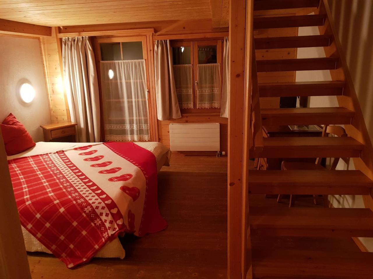 Auberge De L'Ours Vers L'Eglise Buitenkant foto